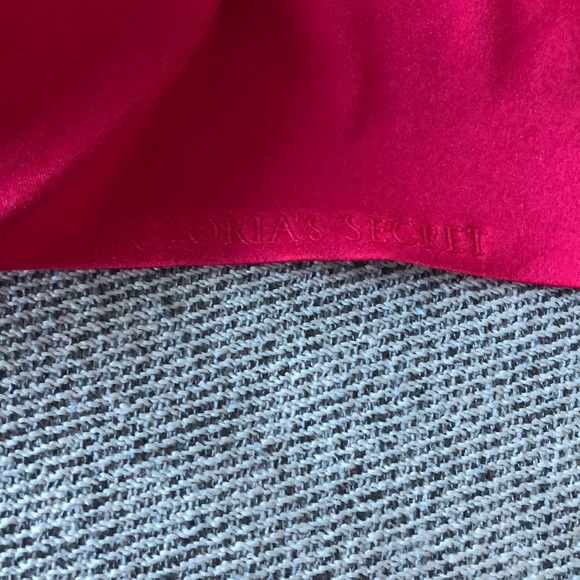 Victoria’s Secret Push-Up Bra - Picture 3 of 5